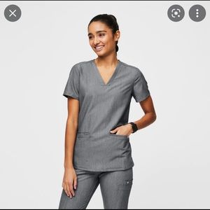 Figs Casma XXL Three Pocket Scrub Top in Graphite